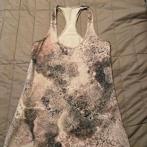 Lululemon tank